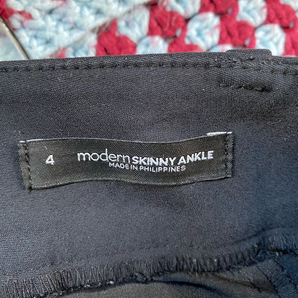 Loft Outlet size 4 Modern Skinny Ankle. - Picture 3 of 4